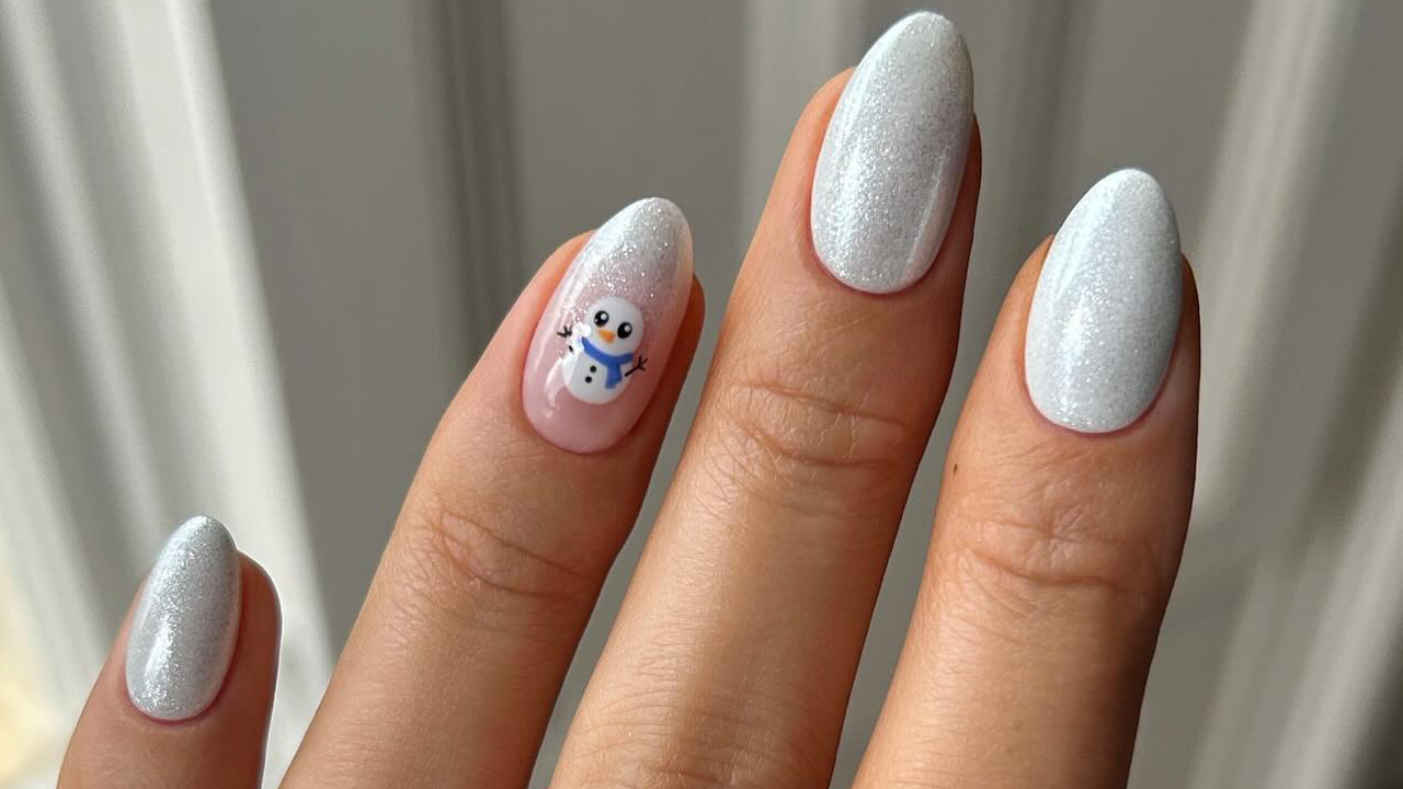 10 трендовых идей светлого маникюра на декабрь и начало января, в которые я влюбилась