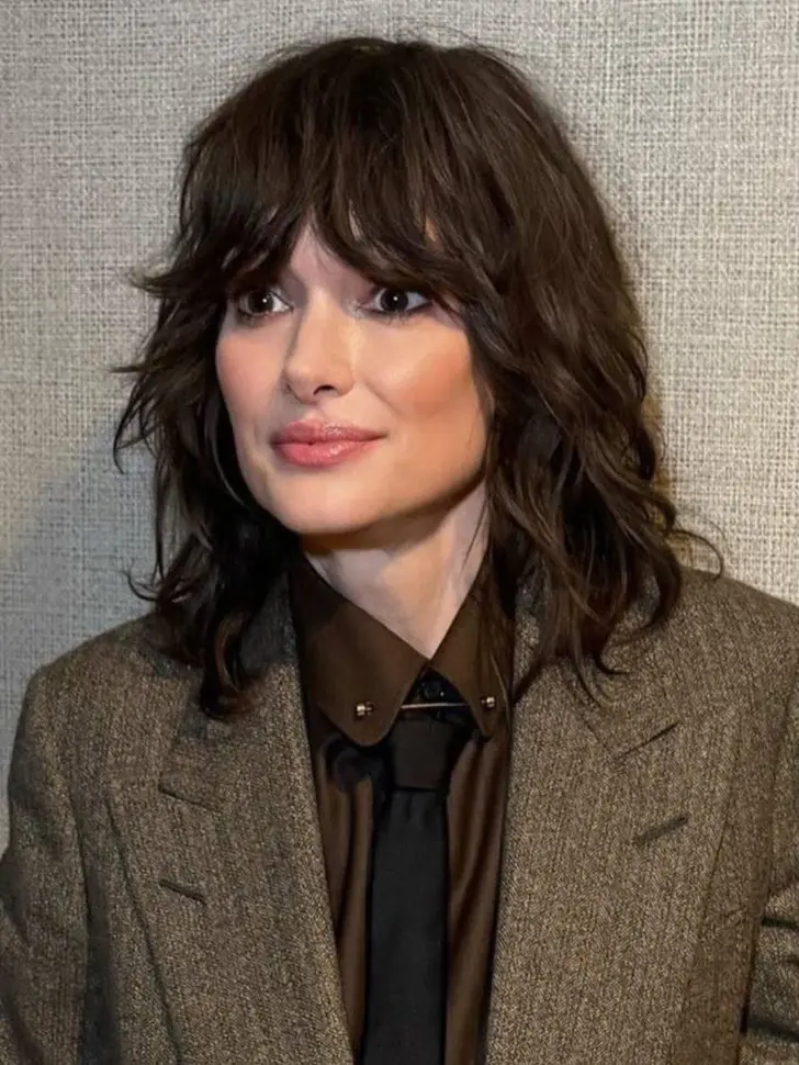 Стрижка шегги с короткими слоями сверху