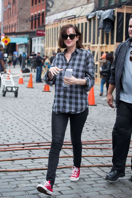 dakota-johnson-v-konversah