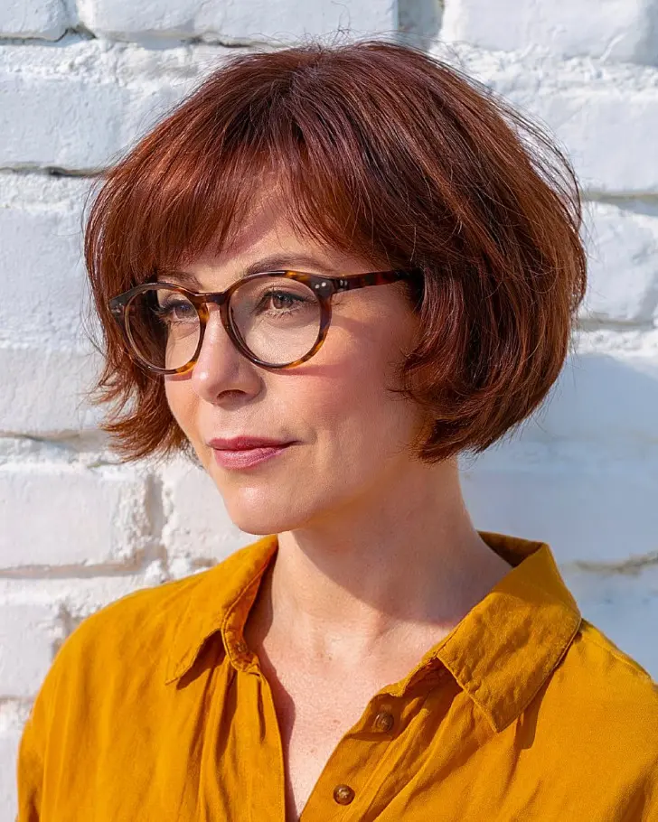 Короткий боб с объемом на боках