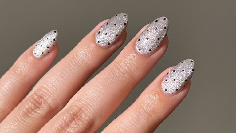 20 идей бархатного маникюра самый роскошный тренд осени 2025 вернулся