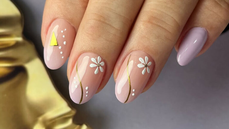 15 цветочных идей маникюра, которые актуальны круглый год