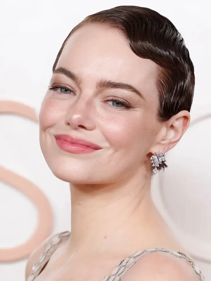 Короткое пикси с волнообразными прядями