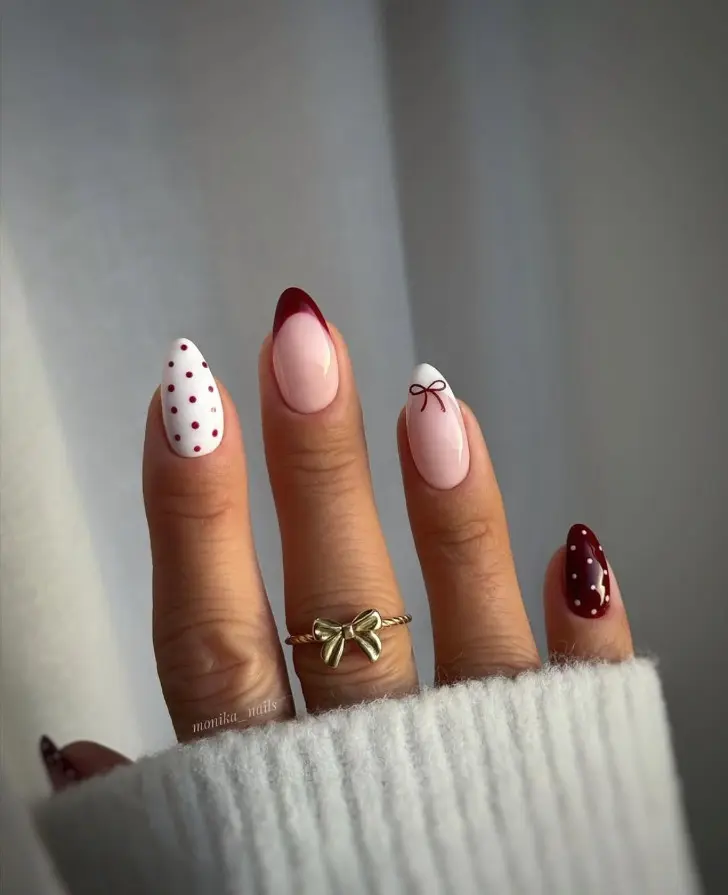 Рождественский френч с бантиком и горошком