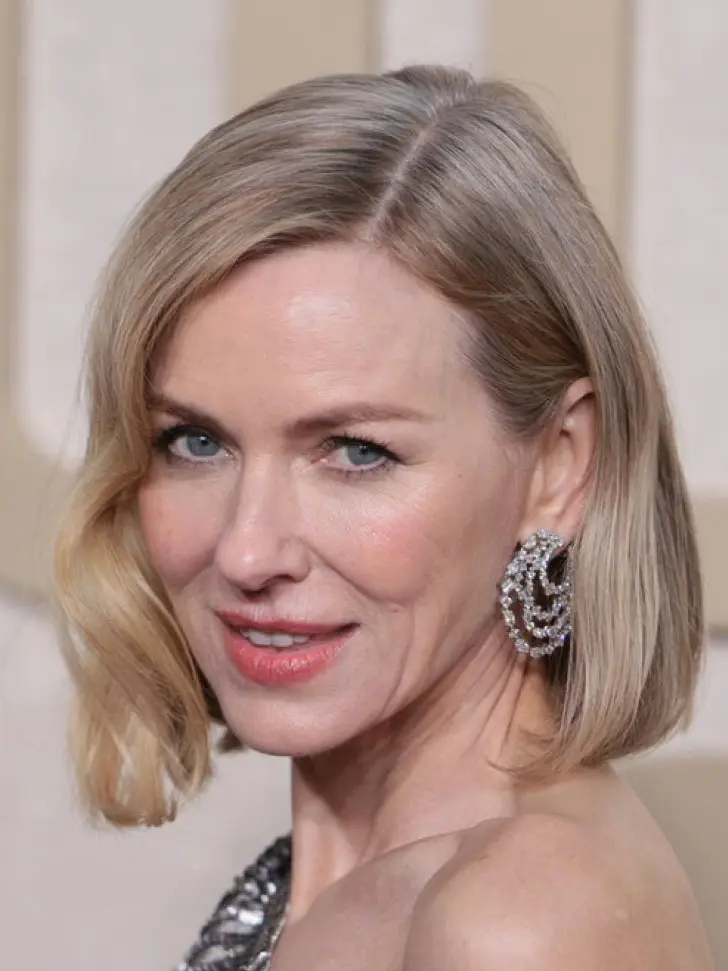 Стрижка боб с волнами с одной стороны