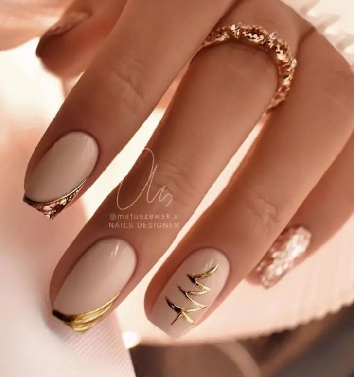 Золотой косой френч и елка