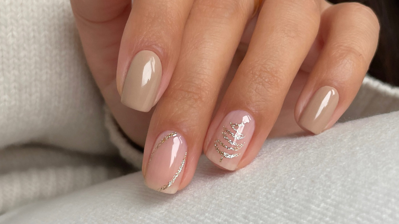 17 свежих дизайнов ногтей на Рождество 2026, для женщин, которые хотят разнообразить свой маникюр