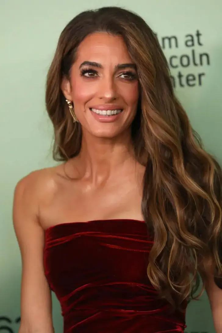 Длинные пышные волосы с мелированием