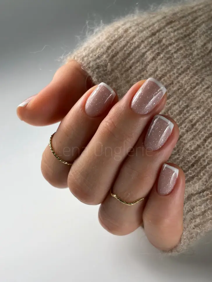 Френч в оттенке облачный танцор с коричневой основой с блеском