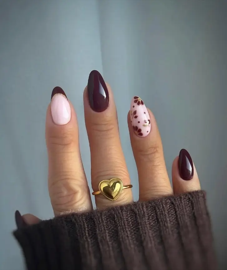 Коричневые ногти с френчем и цветами