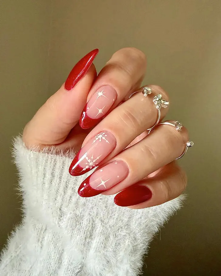 Красный френч с белыми снежинками на натуральной основе