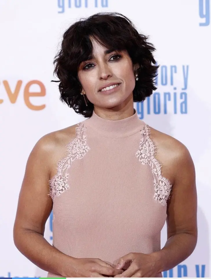 Модный объемный боб весны 2026 с челкой шторкой