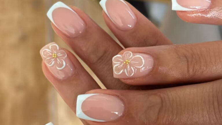 16 образцовых идей весеннего маникюра с цветами, для женщин с изысканным вкусом