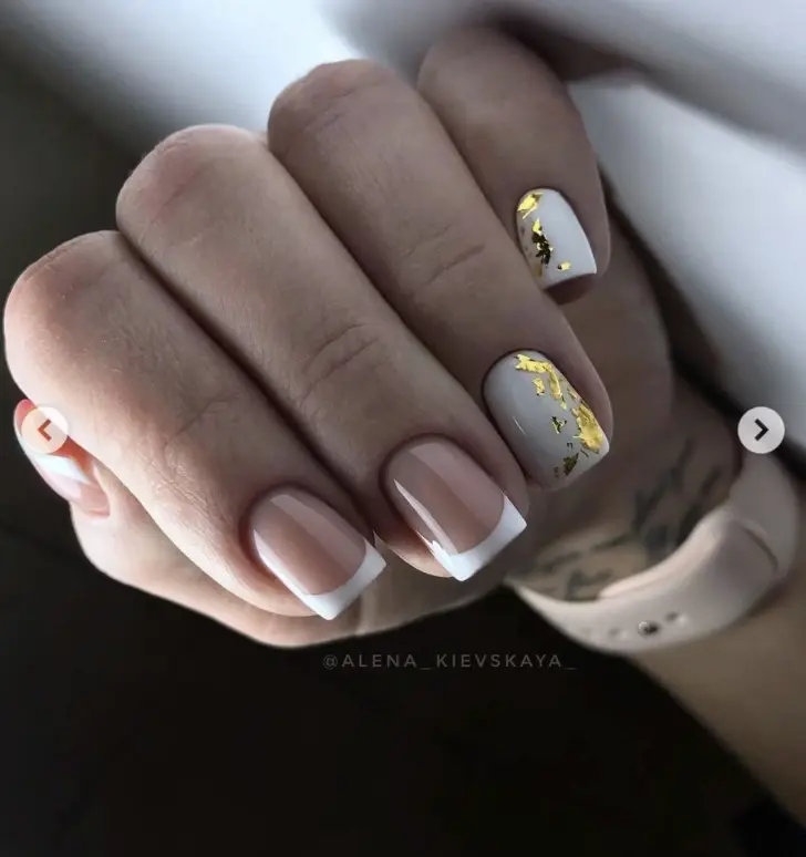 Белый френч на квадратных ногтях и золотая фольга