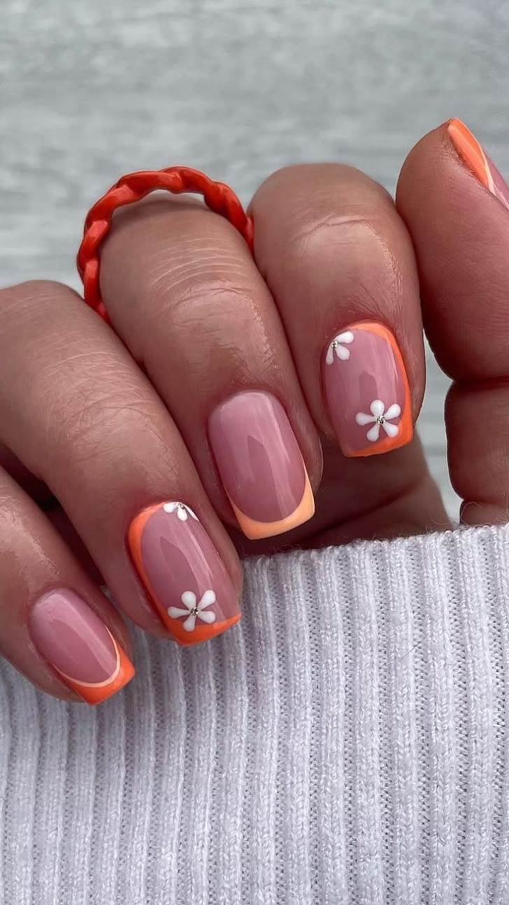 Оранжевый френч с белыми весенними ромашками на натуральной основе