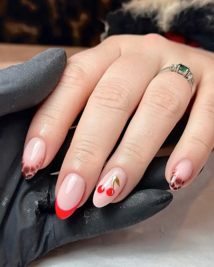 Анимал и красный френч с вишней