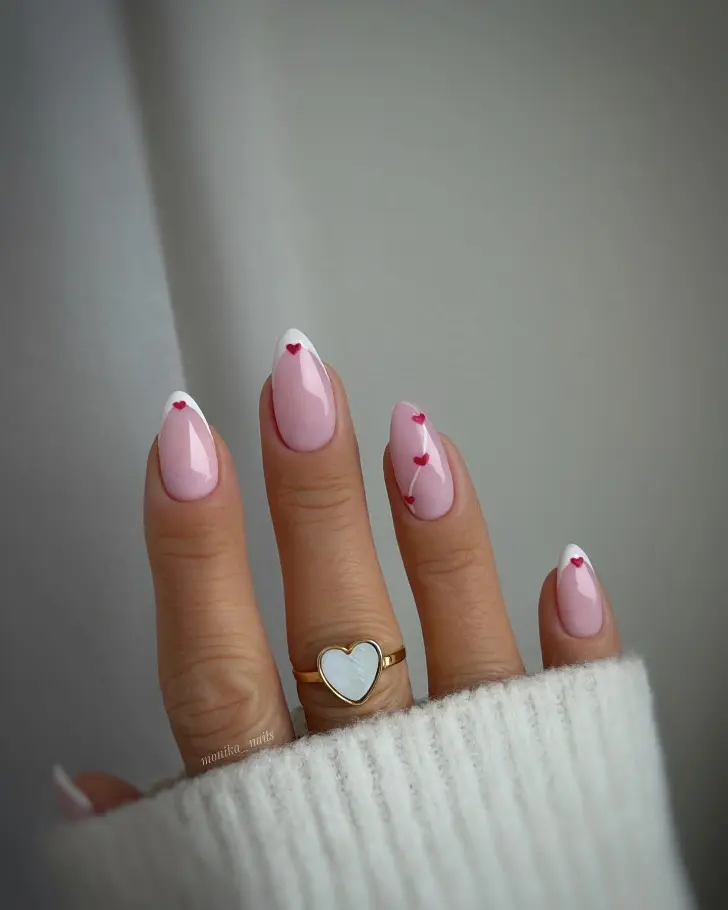 Белый френч на молочной основе с микро сердечками