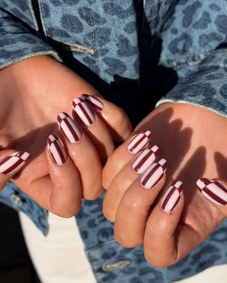 Овальный френч с бледно розовыми и бордовыми полосками