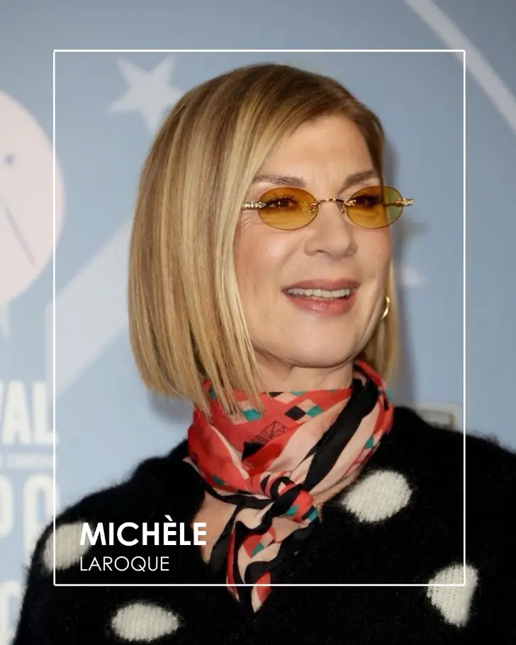 Прямая стрижка боб с мелированными волосами