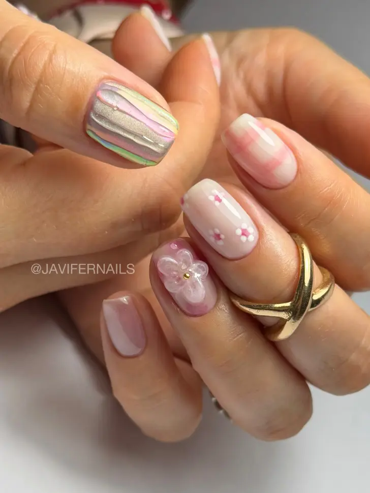 Впечатляющий маникюр с объемными звездами и полосами