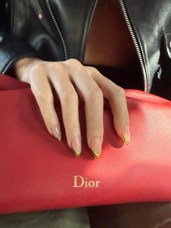 Золотой расплавленный френч для стильных леди